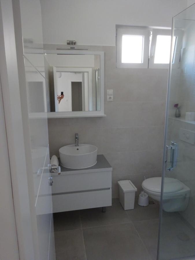 Apartment Duce Оміш Екстер'єр фото
