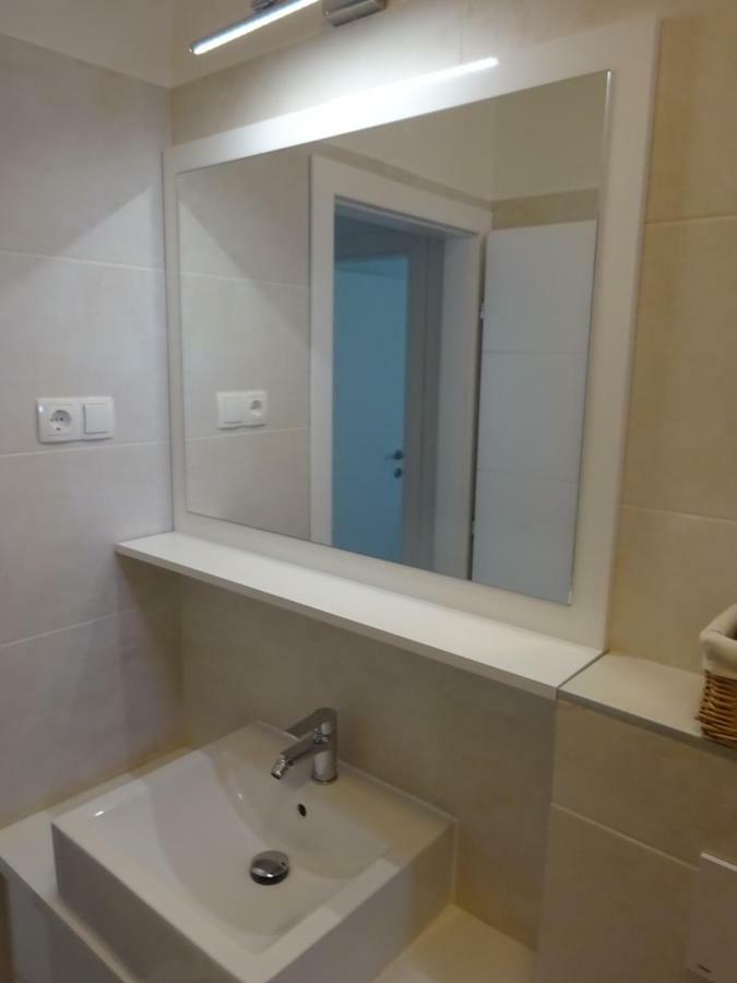 Apartment Duce Оміш Екстер'єр фото