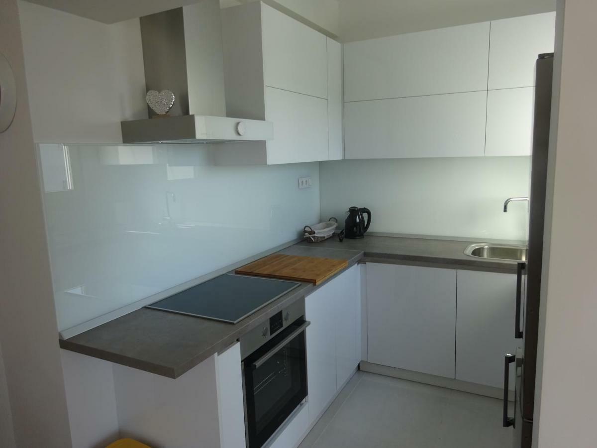 Apartment Duce Оміш Екстер'єр фото