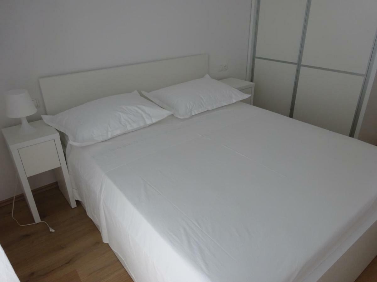 Apartment Duce Оміш Екстер'єр фото