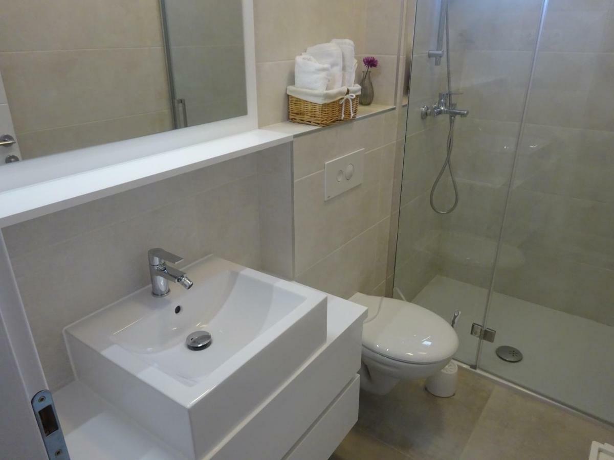 Apartment Duce Оміш Екстер'єр фото