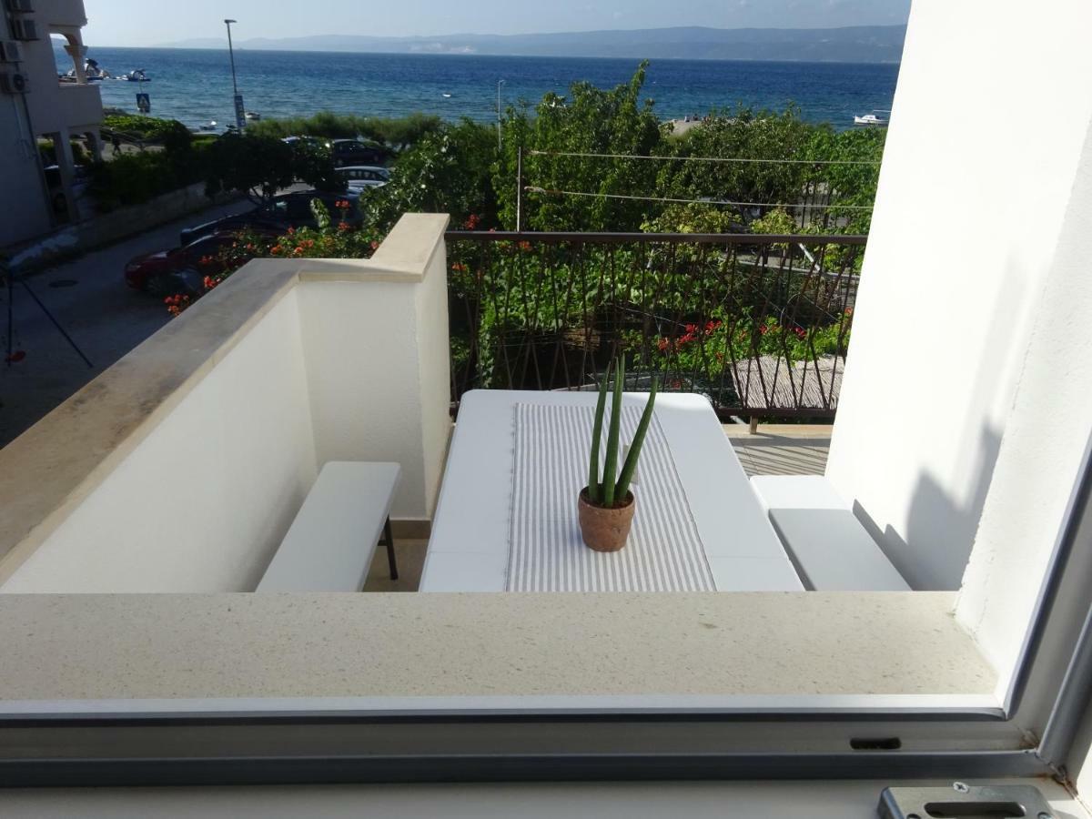Apartment Duce Оміш Екстер'єр фото