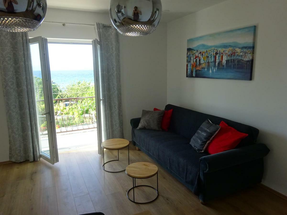Apartment Duce Оміш Екстер'єр фото