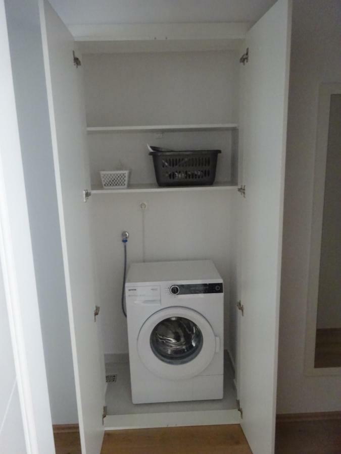 Apartment Duce Оміш Екстер'єр фото